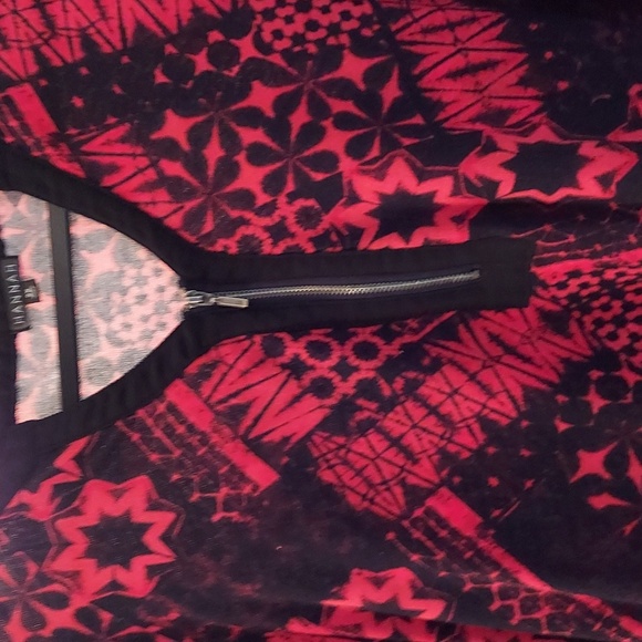 Hannah asymmetrical long sleeve sweater w/zipper black/red 2x - Picture 3 of 7